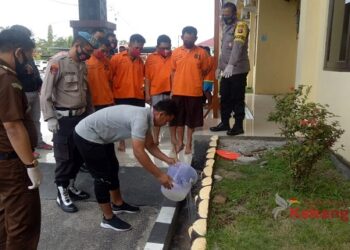 Warga Bangun Harja Ini Turut Digelandang Saksikan Pemusnahan Sabu Miliknya Seberat 0,34 Gram