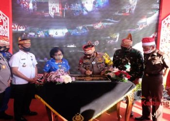 Kapolda Kalteng Resmikan Renovasi Balai Keramat Raja di Desa Tumbang Rungan
