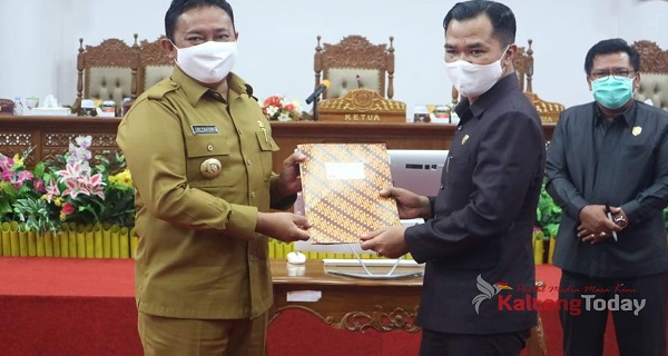 Rapat Paripurna Pendapat Akhir Fraksi DPRD Pulpis Terhadap Raperda