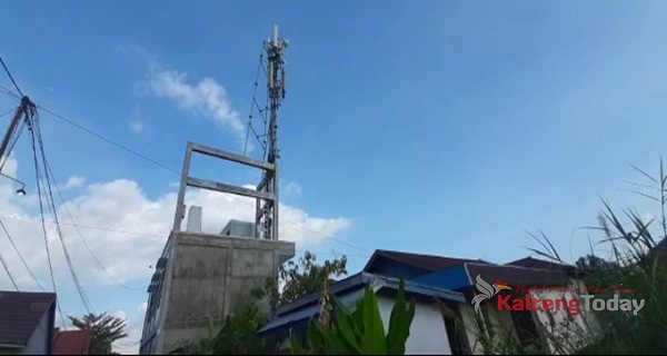 Tower Diatas Ruko Bertingkat Kuala Kapuas Diduga Tak Ada Ijin IMB