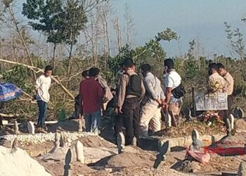 Petugas Pemakaman Covid-19 Palangka Raya Dipukul Pakai Batu Nisan Hingga Pingsan