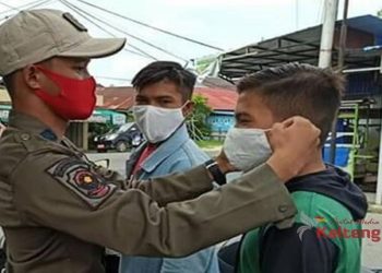 Masa Transisi New Normal Kapuas, Sat PP Razia Masker dan Lakukan Sosialisasi