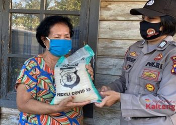 Hari Bhayangkara Ke-74, Srikandi Polwan Polda Kalteng Sambangi Warga Kurang Mampu