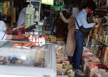 Jelang Idul Adha, Puskesmas Pembuang Hulu dan Polsek Hanau Razia Makanan dan Minuman