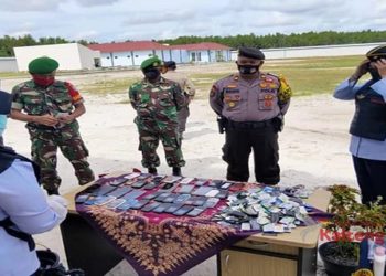 Puluhan Handphone Hasil Sitaan Dibakar di Lapas Perempuan Palangka Raya
