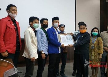 Cipayung Plus Kota Palangka Raya Sampaikan Aspirasi Ke DPRD Kalteng Untuk Tolak RUU Omnibus Law