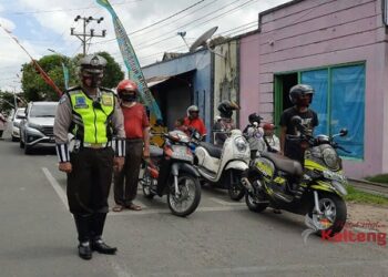 Kenang Jasa Pahlawan, Satlantas Polres Seruyan Ajak Pengguna Kendaraan Heningkan Cipta Sejenak