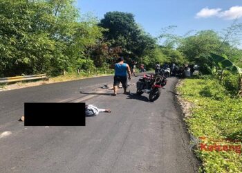 Penumpang Kritis CBR Hantam Truck Tronton di Jalan Trans Kalimantan Dilarikan Ke Doris Sylvanus Palangka Raya
