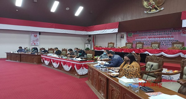 DPRD Pulang Pisau Gelar Paripurna Pemandangan Umum Fraksi Tentang Raperda Perubahan APBD T.A. 2020