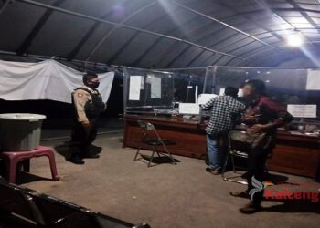 Petugas Gabungan Tetap Berjaga Di Posko Pemantauan Covid-19 Seruyan