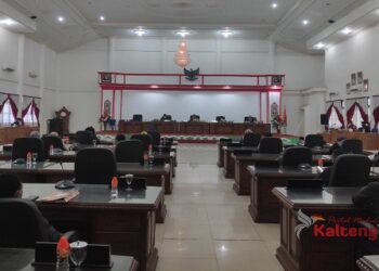 DPRD Barsel Terima Raperda Dalam Rapat Paripurna