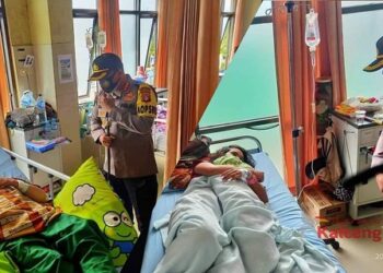 Kapolresta Palangka Raya Kunjungi Korban Pembacokan di RSUD Doris Sylvanus