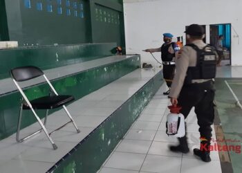 Polsek Hanau Kembali Semprot Disinfektan Desa Pembuang Hulu II