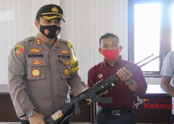 5 Pucuk Senjata Api Rakitan Diserahkan Warga Mantangai Ke Polisi