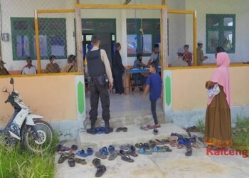Polsek Hanau Amankan Penyaluran BLT-DD Tahap IV