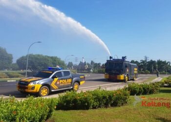 Polres Kapuas Lakukan Penyemprotan Disinfektan