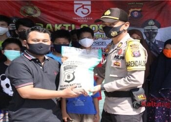 Peringati HUT RI ke -75 Polres Kapuas Serahkan Bansos Untuk Panti Asuhan
