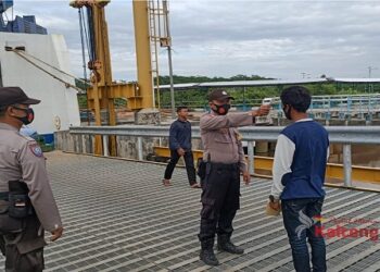 Polsek Kahayan Kuala Laksanakan PAM Keberangkatan KMP Drajat Paciran