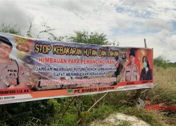 Polsek Seruyan Hilir Sebar Spanduk Imbauan Di Lokasi Rawan Karhutla