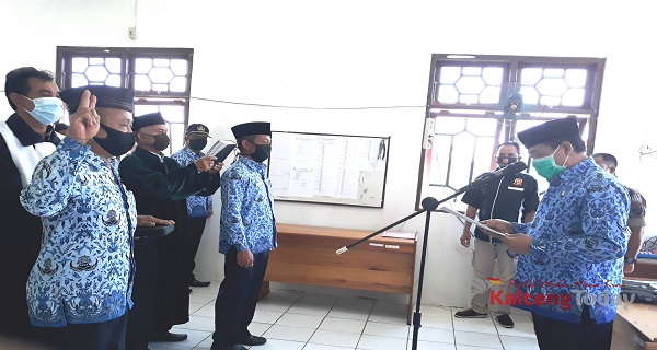 Sebanyak 16 PNS Satpol PP Gumas Ikuti Sumpah Janji
