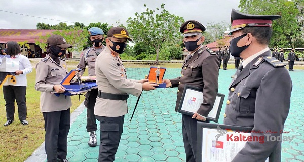 Pelepasan 2 Perwira Polres Mura Memasuki Purna Tugas