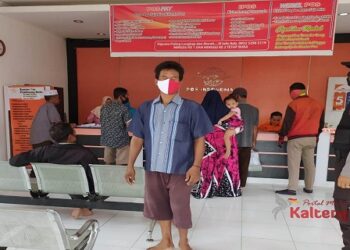 Polsek Hanau Amankan Penyaluran BST 260 Rumah Tangga Sasaran Desa Pembuang Hulu II