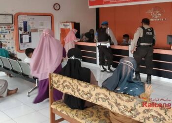 Sebanyak 586 KPM Desa Pembuang Hulu I Terima Penyaluran BST Tahap IV Dan V