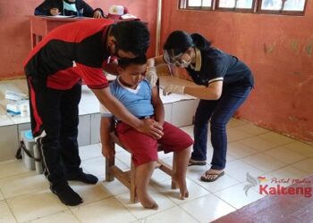 Polsek Seruyan Tengah - Puskesmas Rantau Pulut Berikan Imunisasi Siswa SD