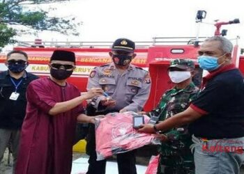Bupati Seruyan Serahkan Satu Unit Mobil Damkar Untuk Kecamatan Seruyan Raya
