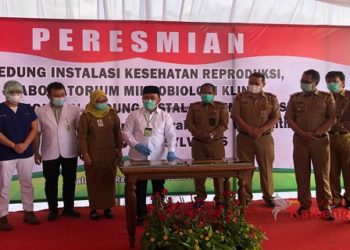 Gubernur Resmikan Gedung Laboratorium RSUD. Doris Sylvanus Palangka Raya