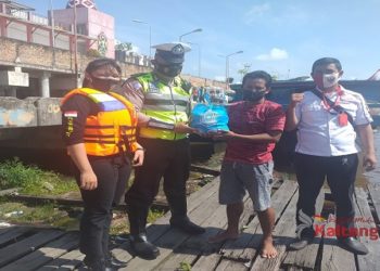 500 Paket Sembako Dibagikan Dalam Rangka HUT Satlantas Bhayangkara yang Ke-65