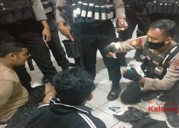 Asik Pesta Sabu Ditempat Gelap, Dua Warga Palangka Raya Dicokok Polisi