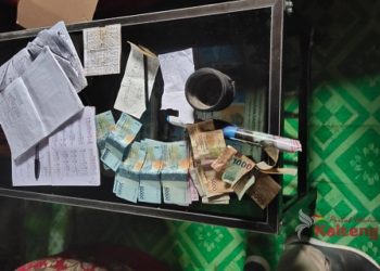 Diringkus Polisi Saat Transaksi, Penjual Judi Togel di Kapuas Terancam 10 Tahun Penjara.