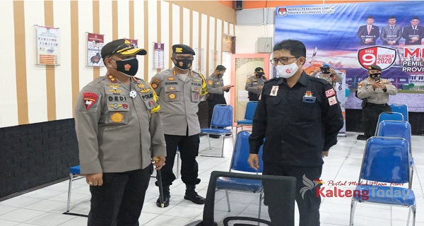 Tahapan Pilkada Segera Mulai, Polisi Perketat Pengamanan KPU Kalteng.