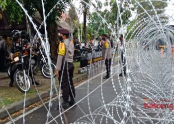 Hari Terakhir Pendaftaran Cagub dan Cawagub, Polisi Perketat Pengamanan KPU Kalteng