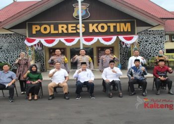 Kapolres Kotim Sosialisasikan Maklumat Kapolri Kepada Paslon Bupati