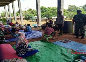 Banjir Meninggi, Warga Kelurahan Rantau Pulut Mengungsi Di Bangunan Masjid