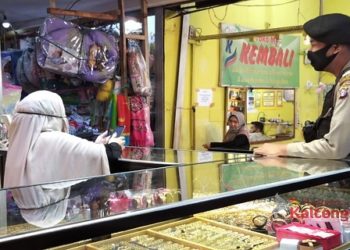 Satsabhara Polresta Palangka Raya Terus Ingatkan Warga Disiplin Prokes