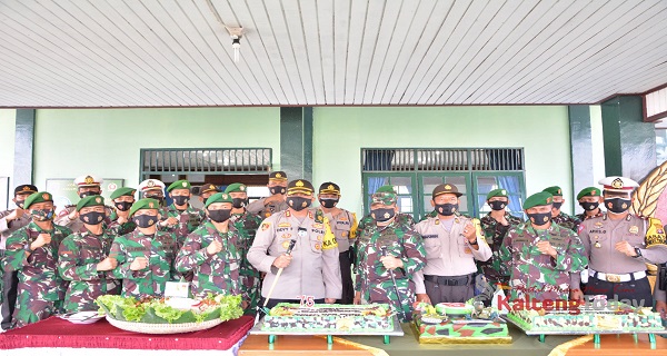 Polres Barsel Berikan Kejutan Kepada Kodim 1012 Buntok Terkait HUT TNI-75