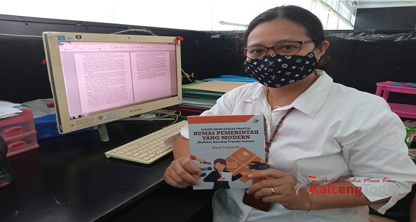 Cerita Inspiratif Dewi Yuliyanti, ASN Penulis Buku ‘Humas Pemerintah Yang Modern’.