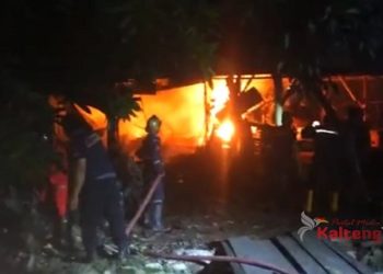 Bangunan Mebel di Jalan Garuda Palangka Raya Ludes Terbakar