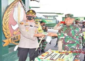 Polres Barsel Berikan Kejutan Kepada Kodim 1012 Buntok Terkait HUT TNI-75