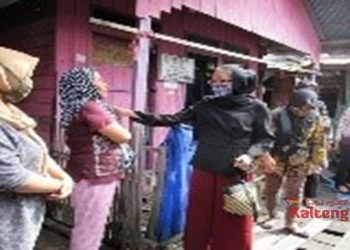 Ibu Ivo Sugianto Sabran Santuni Anak Yatim dan Disabilitas