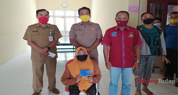 Dinsos Pulpis Salurkan Bantuan Untuk Penyandang Disabilitas