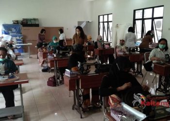 Bimbingan dan Bantuan Stimulus Usaha Menjahit Bagi IKM