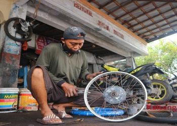 Kisah Sukses Suyadi, Dari Montir Motor Kini Punya Bengkel Dengan 4 Pekerja