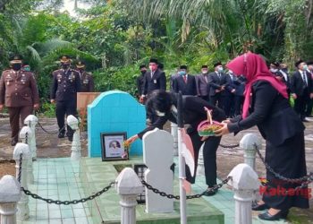 Plt Bupati Bersama Forkopimda Pulang Pisau Tabur Bunga di Taman Makam Pahlawan