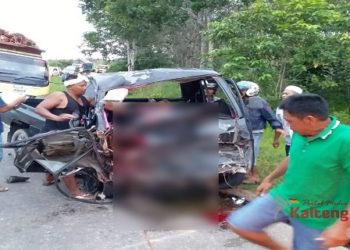 Truck Box Vs Pick Up, 1 Pengemudi Luka Berat
