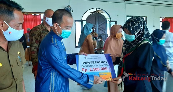 Bupati Seruyan Serahkan Bantuan Duka Cita Bagi Ahli Waris Di Kecamatan Hanau