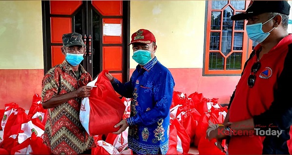 Bupati Seruyan Lanjutkan Penyerahan Bansos Propinsi di Seruyan Raya